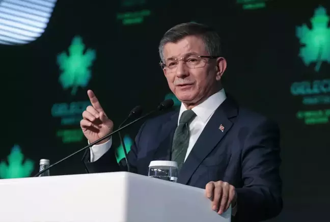 Ahmet Davutoğlu'ndan Nevzat Bahtiyar'a verilen cezaya tepki