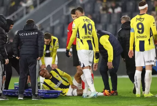 Fenerbahçe'nin yıldız futbolcusu bıçak altına yattı