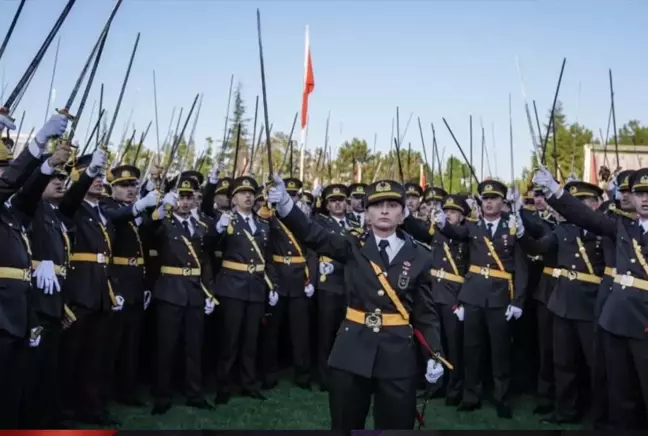 İhraçları istenen teğmenlerin dosyası ikinci kez disiplin kurulunda