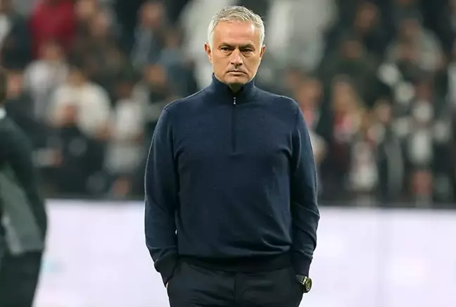 Jose Mourinho, yönetimin teklifini elinin tersiyle itti