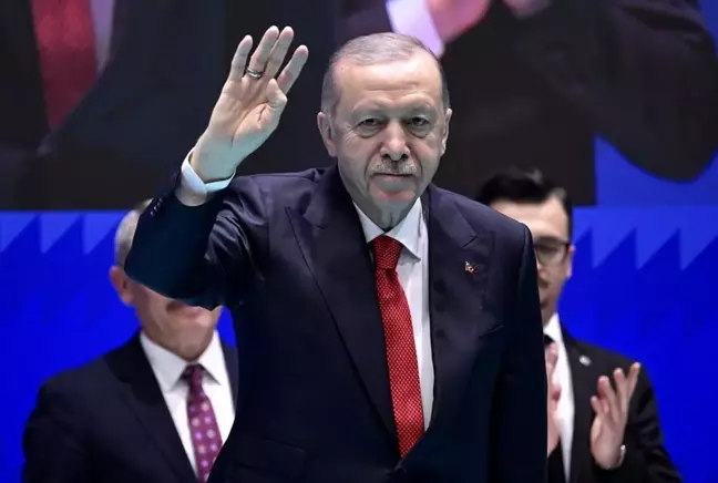 Cumhurbaşkanı Erdoğan, Bahçeli ve Özel'in yeni yılını kutladı