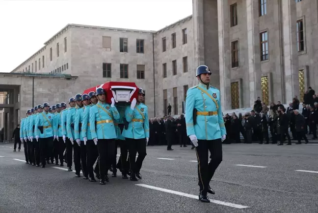 Eski Bakan Nahit Menteşe İçin Meclis'te Cenaze Töreni Düzenlendi