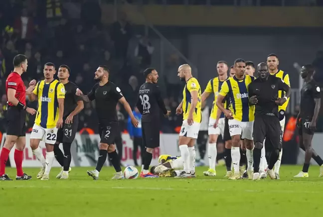 Kırmızı mı değil mi? Ünlü yorumcular Aboubakar'ın pozisyonunda tereddütsüz görüş belirtti