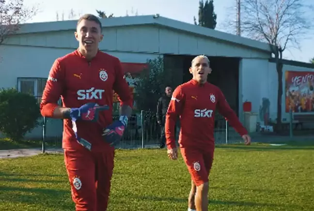 Muslera ve Torreira'dan Acun Ilıcalı'ya Türkçe gönderme