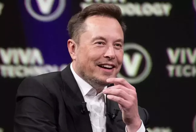 Babası açıkladı: Elon Musk, Liverpool'u satın alacak mı?