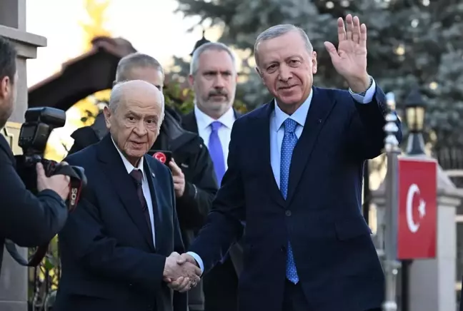 Cumhurbaşkanı Erdoğan ile Bahçeli arasında yeni yılın ilk zirvesi! Masada kritik konular vardı