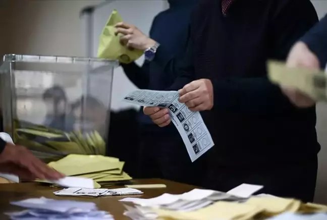 YSK, seçimlere girme yeterliliği olan 38 partiyi açıkladı