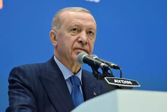 Cumhurbaşkanı Erdoğan: CHP'de kim sabah erken kalkarsa onun borusu ötüyor