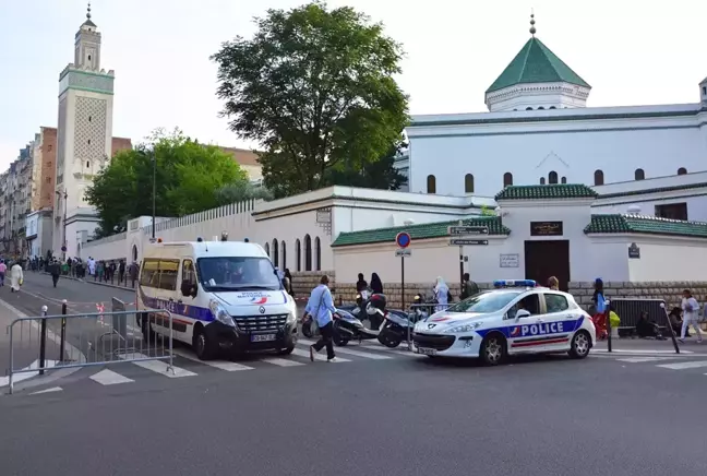 Fransa'da cami imamlarına talimat: 