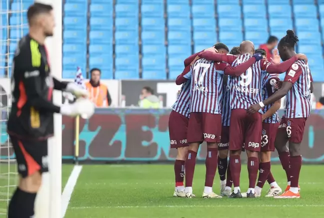 Trabzonspor, Antalyaspor'u sahasında 5-0 yendi