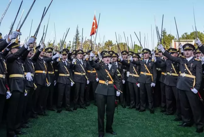 Tsk'Dan Ihracı Istenen Teğmenlerin Avukatı Öztürk, Savunmada Yaşananları Anlattı