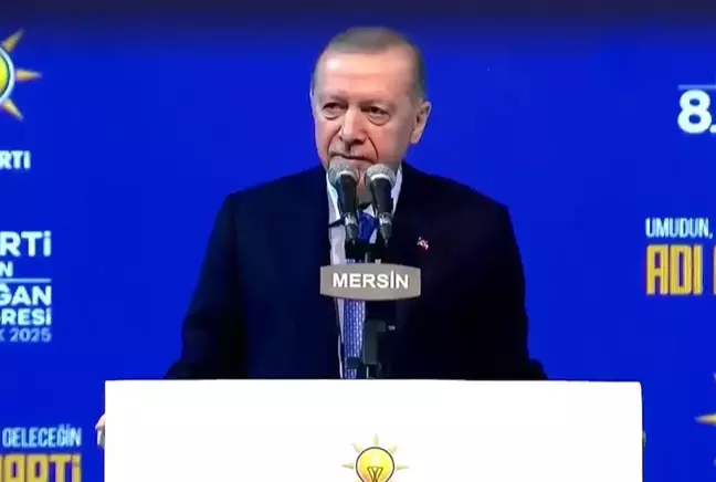 Cumhurbaşkanı Erdoğan'ın keyifli anları! Çalan şarkıya uzun uzun eşlik etti