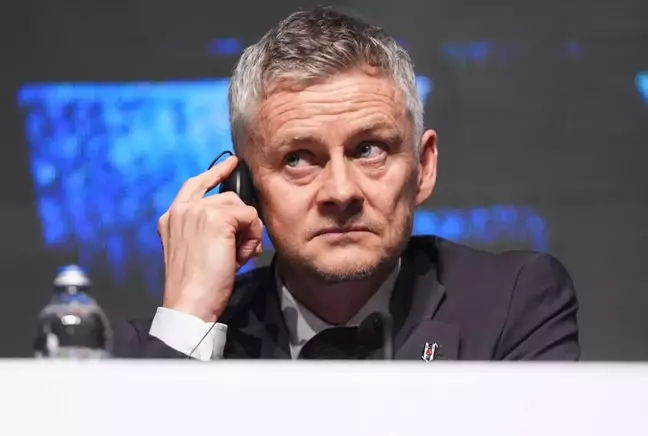 İmza törenine damga vurdu: Solskjaer'den Türk futbolundaki kaos sorusuna olay yanıt