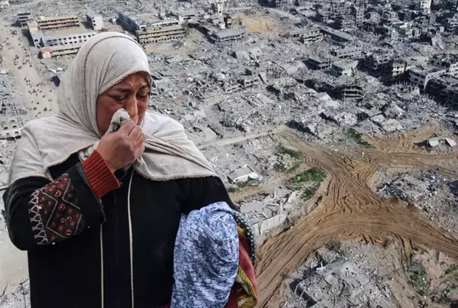 Ateşkes sonrası bölgeye dönen Gazzelileri büyük yıkım karşıladı