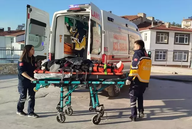 Boyabat'ta Motosiklet ve Otomobil Çarpıştı: 2 Yaralı