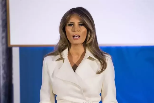 ABD, Melania Trump'ın pozunu konuşuyor