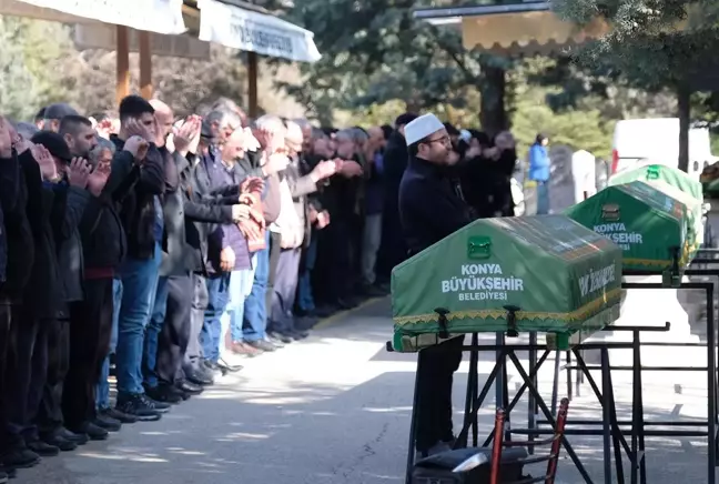 Katil de kurbanlar da yan yana toprağa verildi