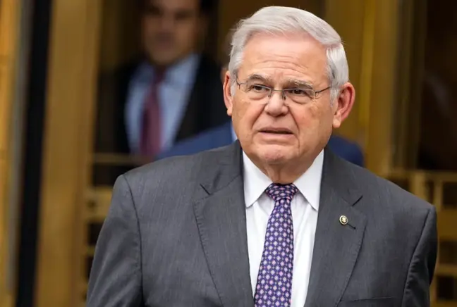 ABD'de eski senatör Bob Menendez'e 11 yıl hapis cezası