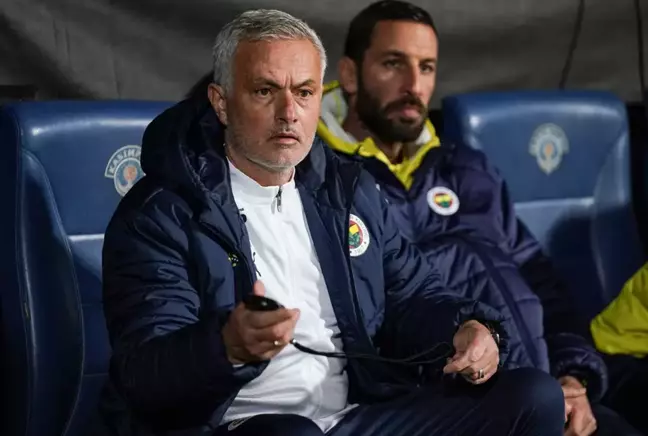 Fenerbahçe'de Mourinho'nun elini kolunu bağlayan sakatlık