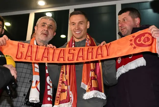 Przemyslaw Frankowski, Galatasaray'a imza atmak için İstanbul'a geldi