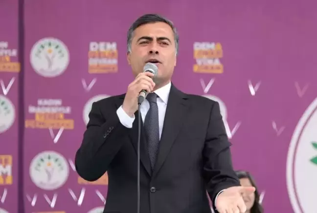 Van Belediye Başkanı Abdullah Zeydan'a 3 yıl 9 ay hapis cezası