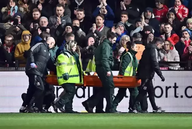 FA Cup'ta korkutan anlar: Kanlar içinde yerde kaldı