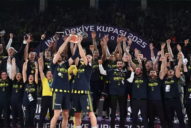 Beşiktaş Fibabanka, 104-81 mağlup eden Fenerbahçe Beko, Türkiye Kupası'nın sahibi oldu