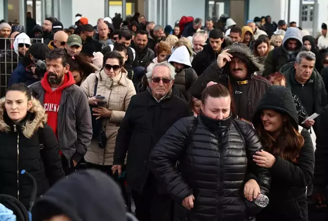 Santorini için resmi yanardağ uyarısı: Okullar 1 hafta daha tatil