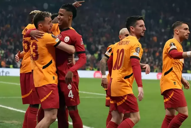 Galatasaray'a yıldız futbolcusundan derbi öncesi kötü haber