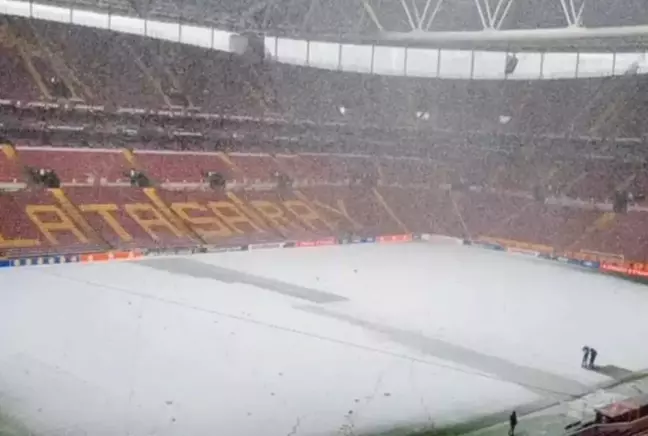 Herkes bunu konuşuyordu: Galatasaray'ın RAMS Park'ın zeminini neden örtmediği ortaya çıktı