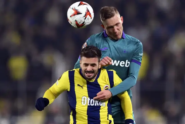 Belçika'da olaylı gece! Anderlecht-Fenerbahçe maçı bir anda durdu