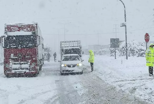 İstanbul ve Ankara dahil 6 ilde ağır taşıtların trafiğe çıkışı yasaklandı