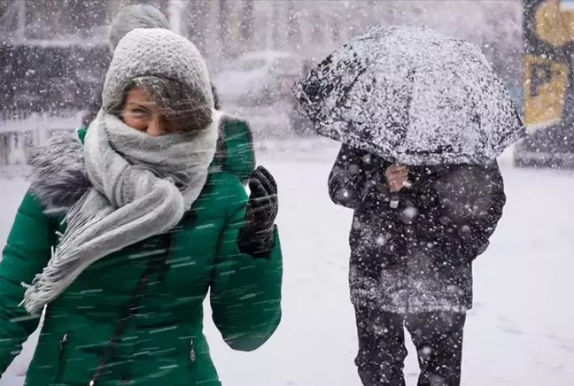 İstanbul'da tipi alarmı: Kar şiddetini artıracak, resmen donacağız