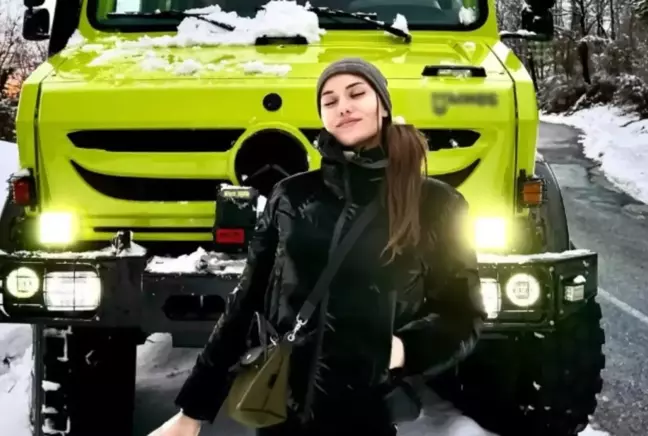 Fahriye Evcen'in aracı çöp kamyonuna benzetildi! Fiyatı dudak uçuklattı