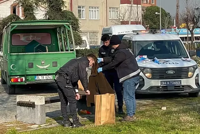 Alkol aldıktan sonra parkta uyuyan şahıs donarak öldü