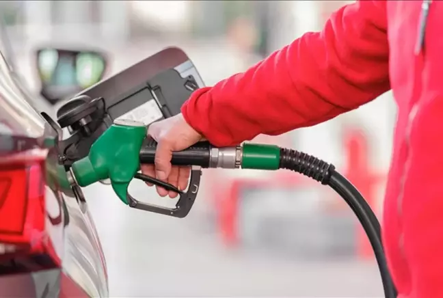 Benzine 1 lira 15 kuruş indirim geliyor