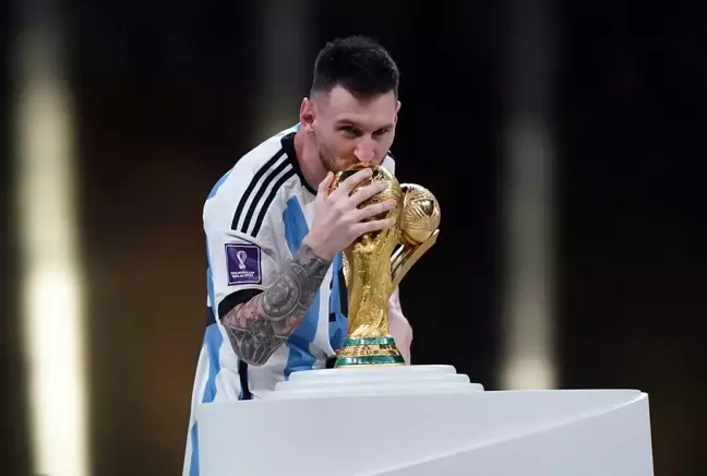 Yapay zeka, önümüzdeki 20 yılda Ballon d'Or kazanacak yıldız futbolcuları tahmin etti
