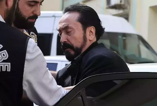 Adnan Oktar'a köfte ekmek siparişi getiren binbaşı görevden alındı