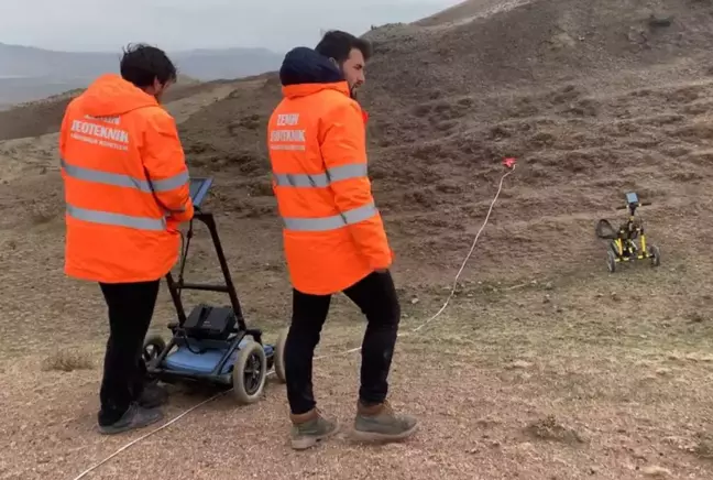 İncil arkeologları, Ağrı Dağın'da Nuh'un gemisini bulma çalışmalarına başladı