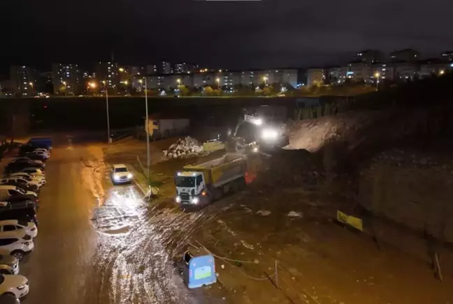 Ankara'da sağanak yağış nedeniyle istinat duvarı çöktü