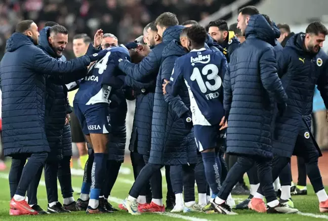 Fenerbahçe, Sivasspor'u 3-1 mağlup etti