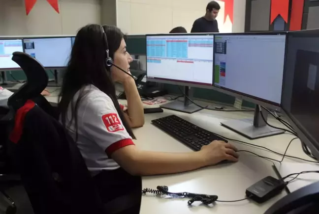 Oğlu ödev yapmayınca 112'yi aradı: Polise aktar da bir kızsın