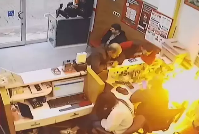 Şarjdaki cep telefonu bomba gibi patladı: Bu tür bataryalar ciddi tehlikeye yol açıyor