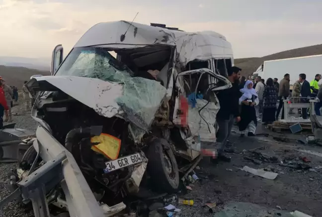 Van'da katliam gibi kaza: 7 ölü, 12 yaralı