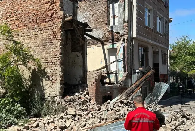 İstanbul'da 83 bina az hasarlı! İşte en çok ihbarın geldiği 3 ilçe