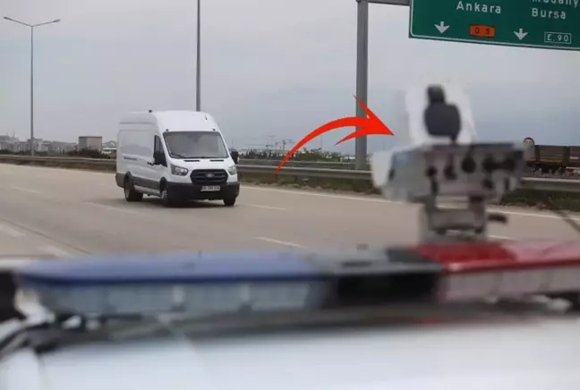 1 yıldır yol kenarlarında! Aynı anda 4 araca ceza kesebiliyor