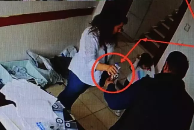 Depremde ölenlerin altınlarını çalan polis ihraç edildi
