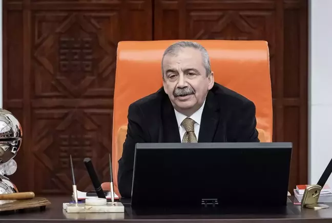 İşte hayatını kaybeden Sırrı Süreyya Önder'in hafızalara kazınan 'helallik' sözleri