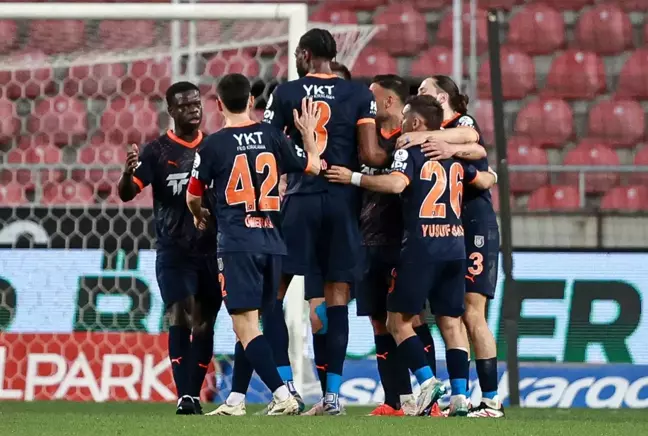RAMS Başakşehir, Atakaş Hatayspor'u 4 golle geçti