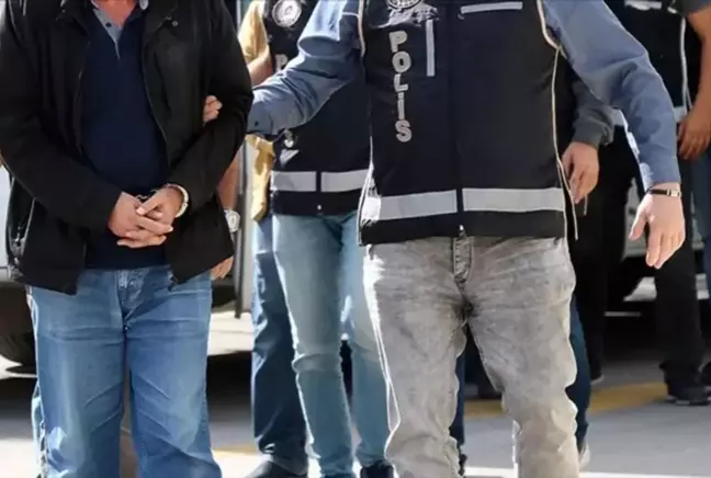 Kadıköy'de CHP standı yakınında kavga! 3 kişi gözaltına alındı